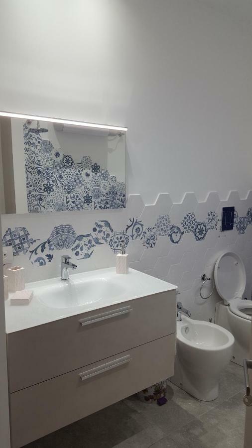 Afrodite Suites Deluxe 아그로폴리 외부 사진