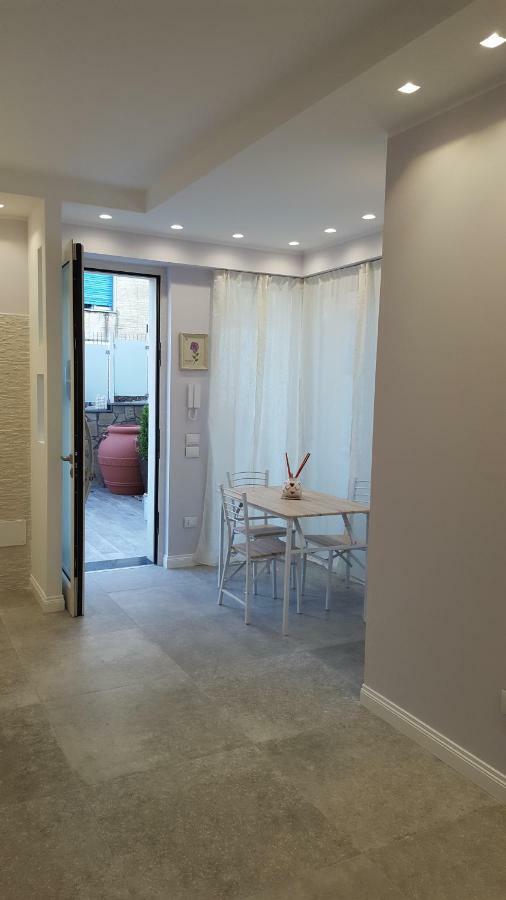 Afrodite Suites Deluxe 아그로폴리 외부 사진