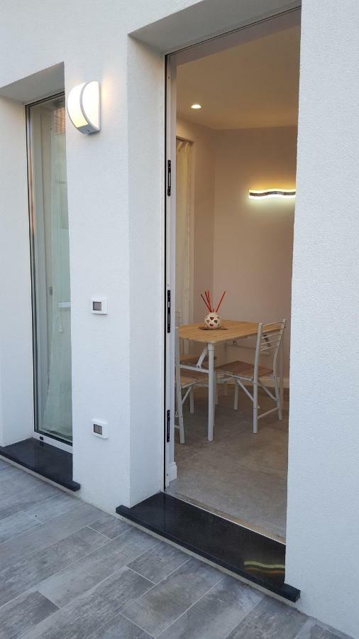 Afrodite Suites Deluxe 아그로폴리 외부 사진