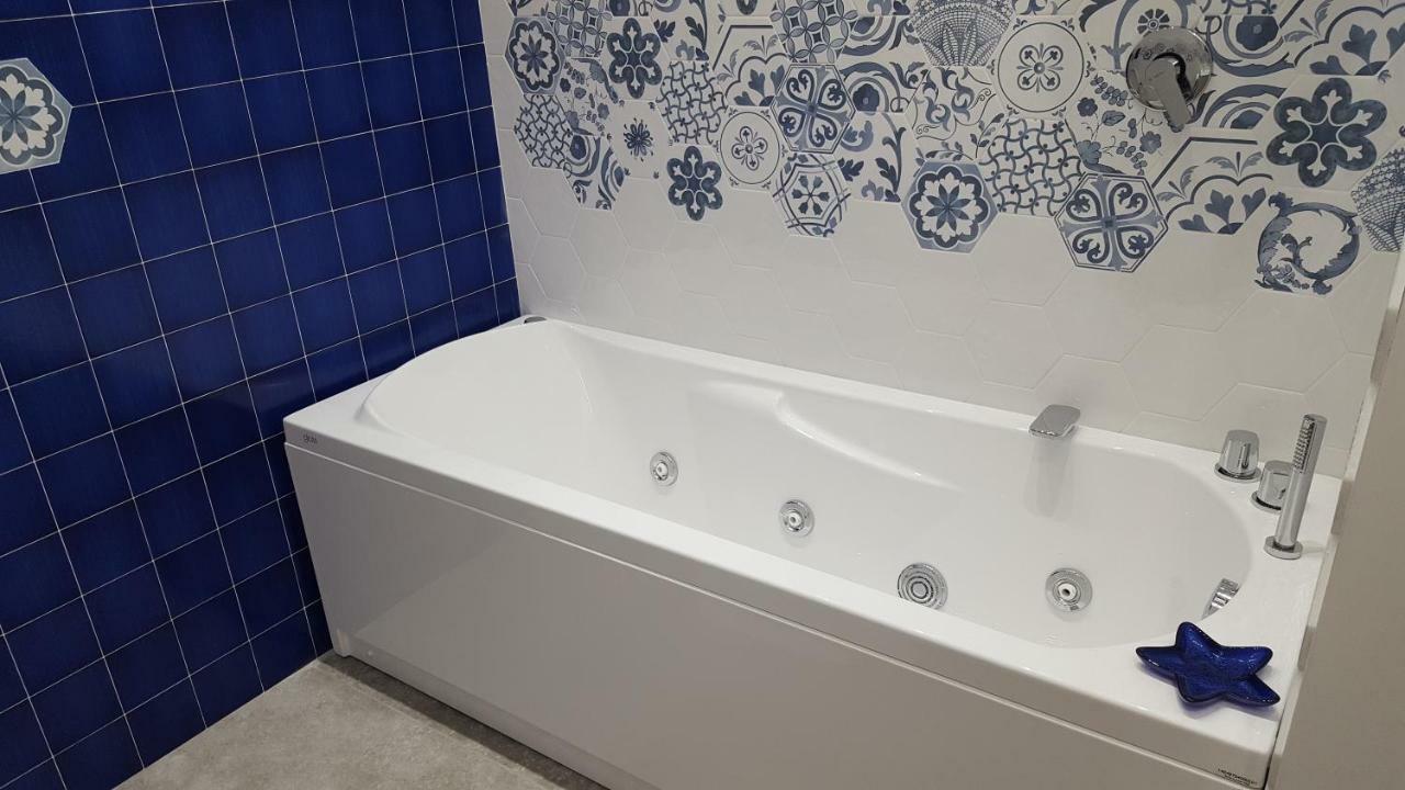 Afrodite Suites Deluxe 아그로폴리 외부 사진